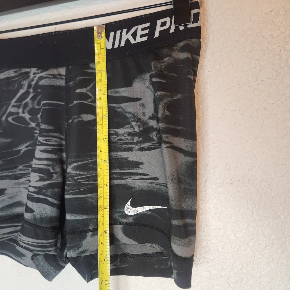 Nike Pro Dri-FIT Women's S 3